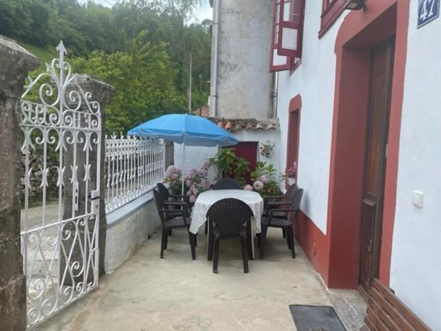 Villa El Requexu De Rales à Rales  Extérieur photo